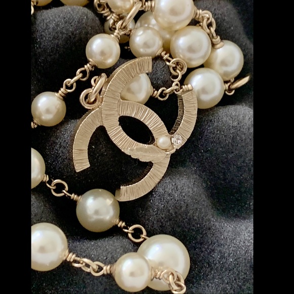 SOLD FOR $1500 CHANEL 11A Pear Necklace - Picture 5 of 8